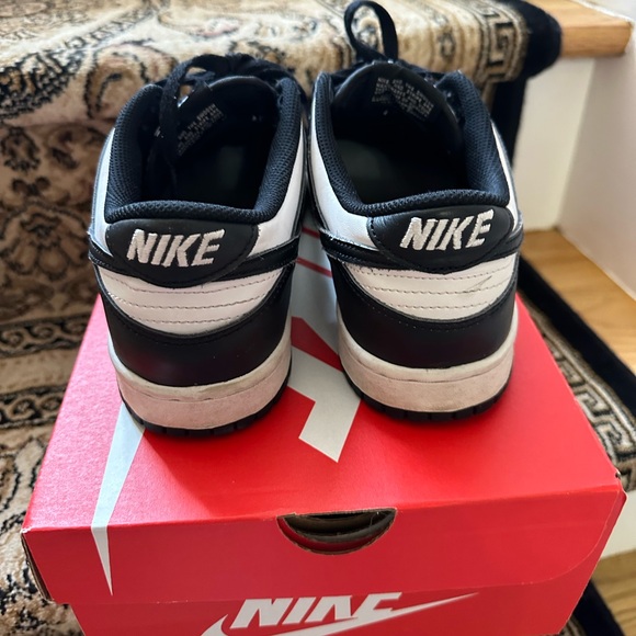 Nike Classic Black and White Low-Tops - Picture 5 of 6